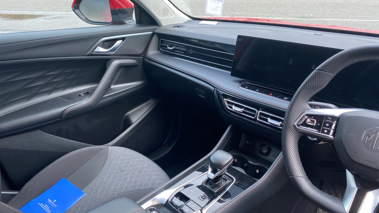 MG HS 1.5 T-GDI SE 5dr DCT Petrol Hatchback